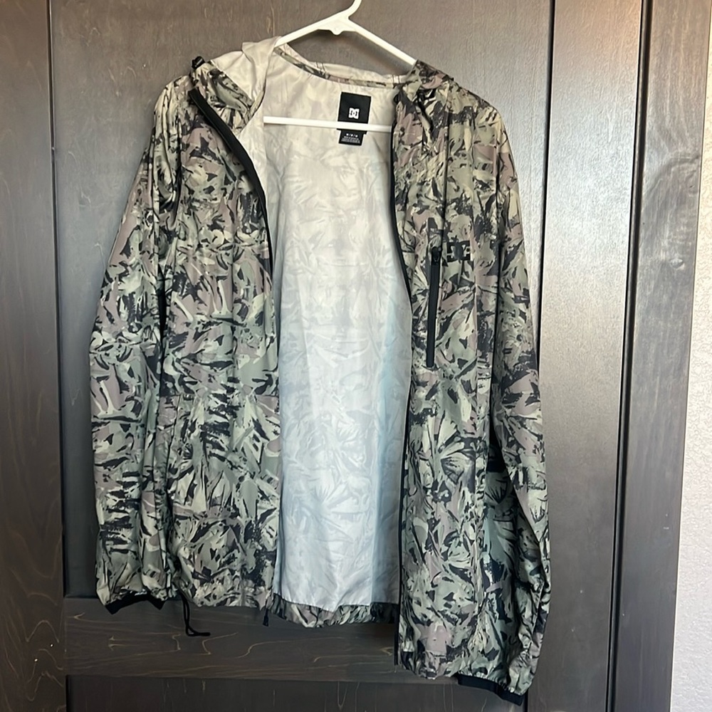 DC windbreaker